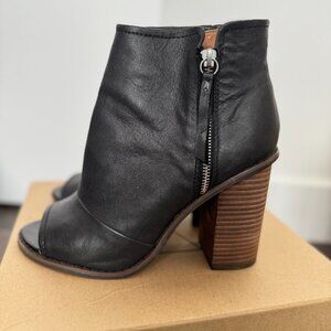 Kelsi Dagger Brooklyn - Black Leather Zip Shootie Size 9.5
